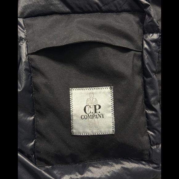 C.P. COMPANY BLACK NYLON PUFFER JACKET - Picture 12 of 15